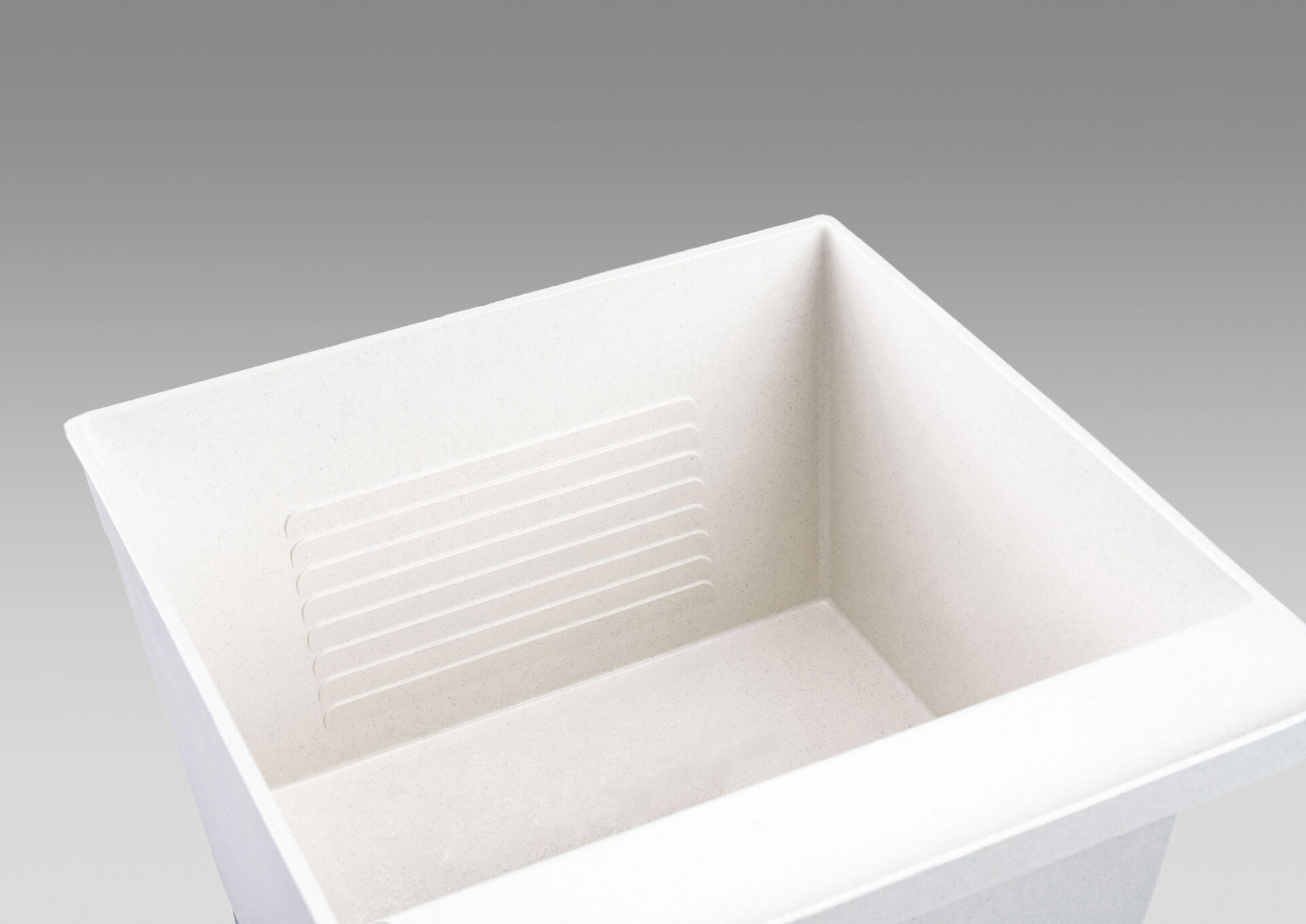 E. L. Mustee & Sons 17W